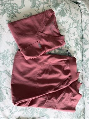 Figs Mauve Set in Medium